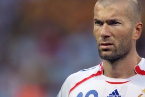 Kaiyun APP-CBA球队引进国际教练 优化战术体系，国际篮球教练