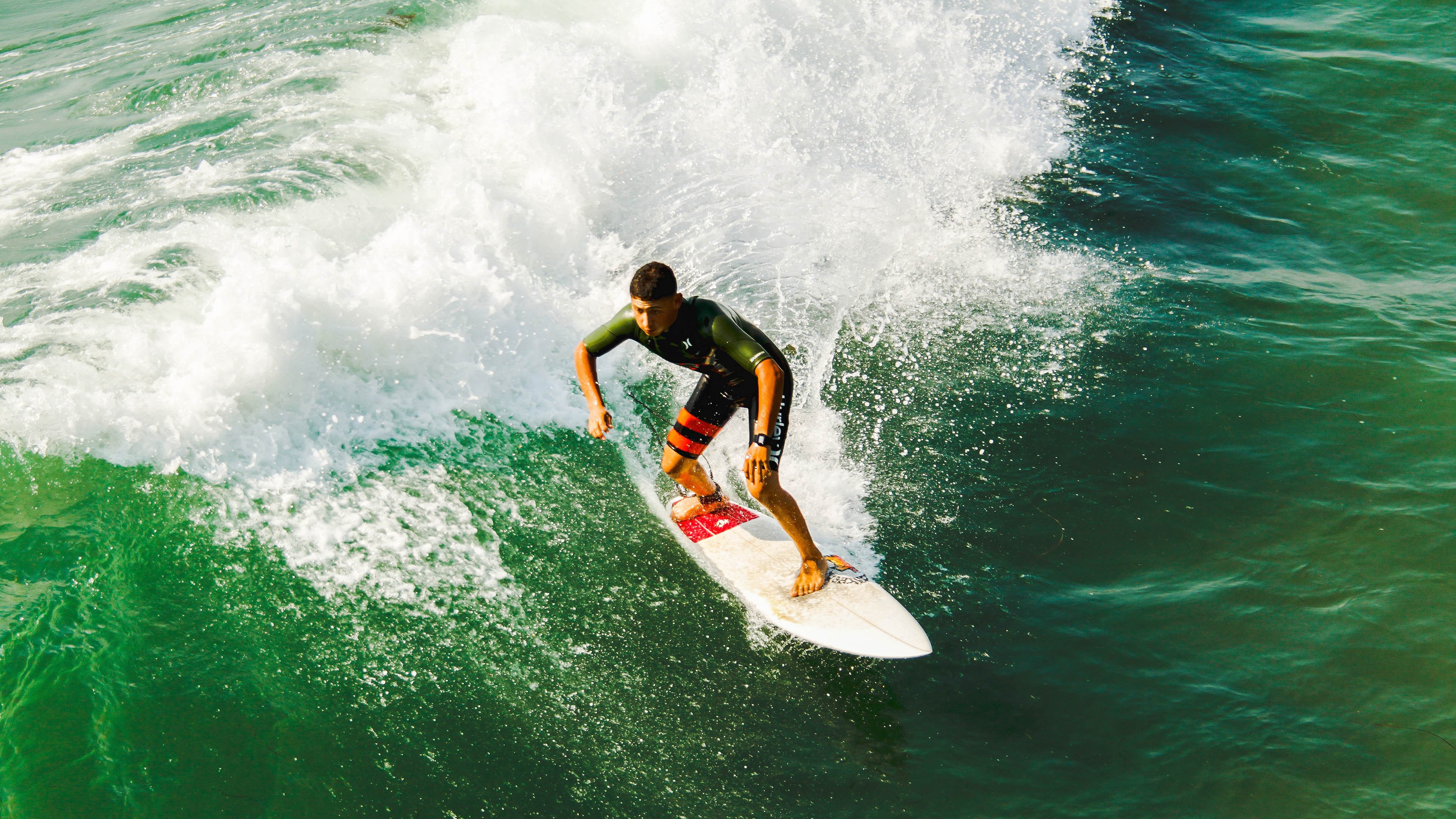 PSG锋线火力全开,海湾者防守难挡